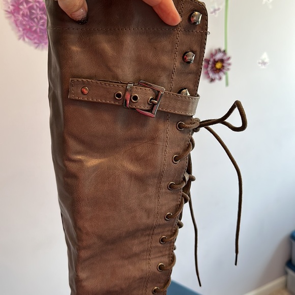 Over the knee gray boot, size 9 - Picture 5 of 7